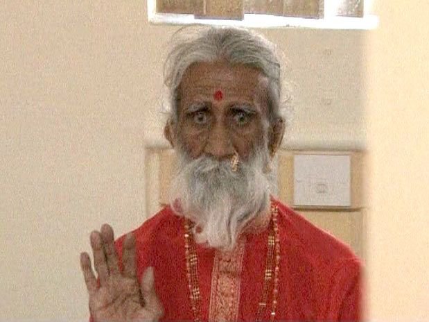 Prahlad Jani é um líder religioso da tradição Jainista e diz ter vivido sem comida e sem água ao longo dos últimos 70 anos