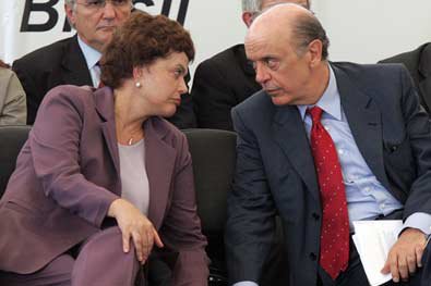 Dilma e Serra estiveram juntos em uma sala reservada