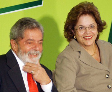 Ministros rejeitam ação por propaganda contra Lula e Dilma