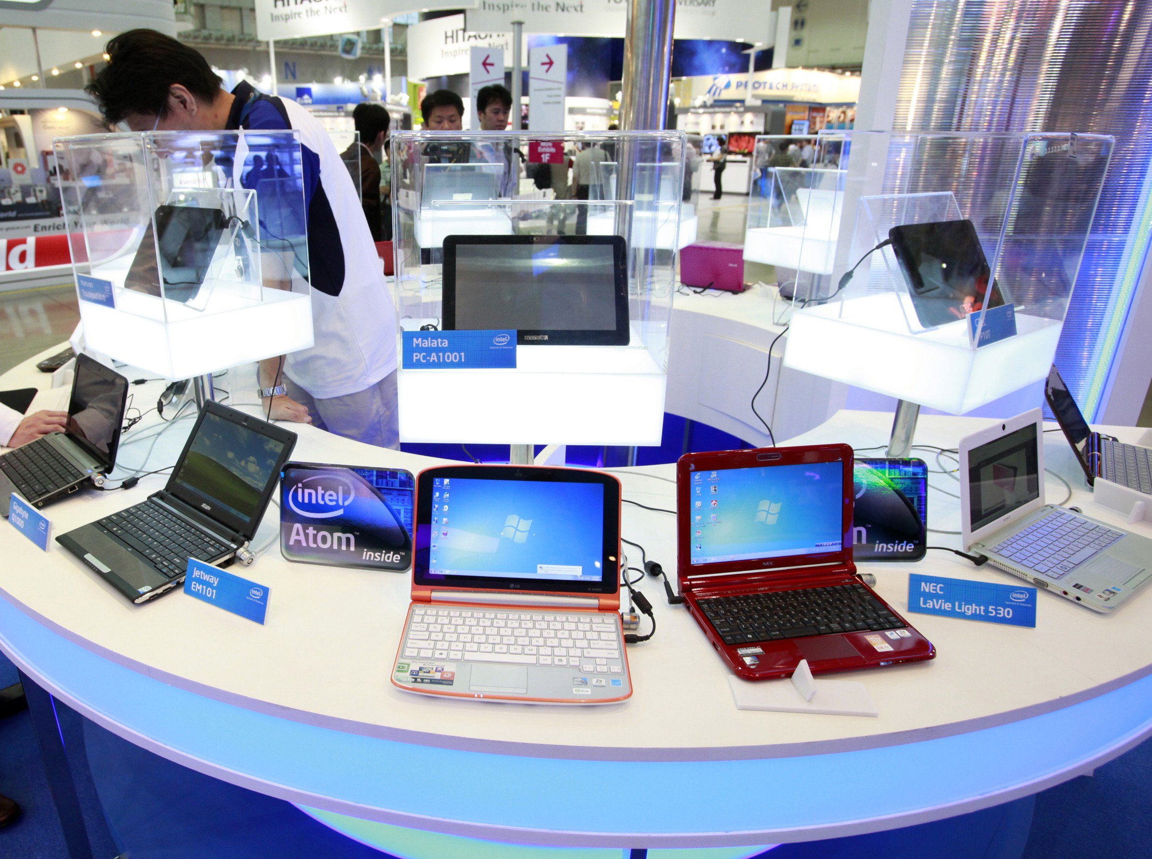 Feira em Taiwan exibe novos netbooks e tablets com chips da Intel