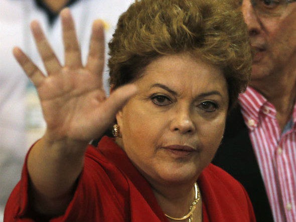 Manifestantes em Brasília pedem impeachment de Dilma