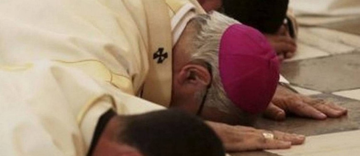 ​Justiça da Espanha acusa 10 padres católicos de abuso sexual