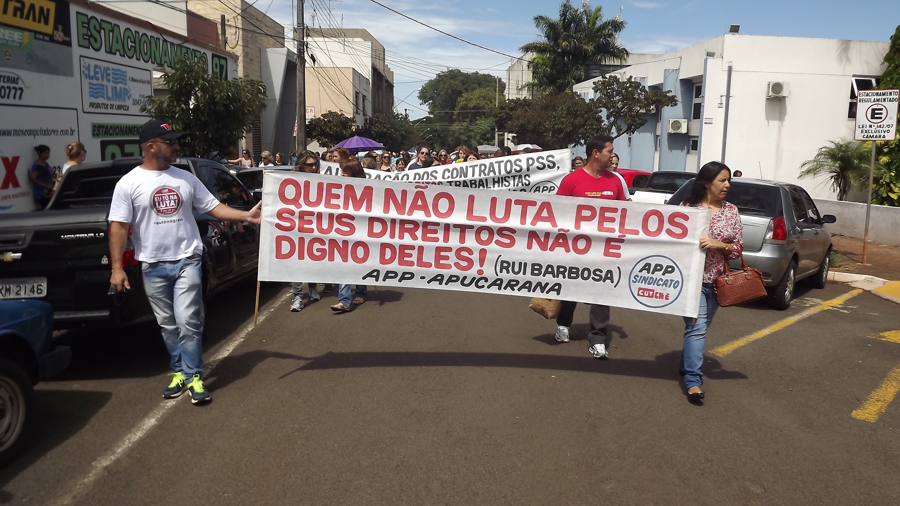 Professores continuam em greve no Paraná - Foto: Luiz Demétrio