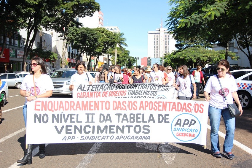 Professores e servidores não aceitam proposta do governo do Estado - Foto: Dirceu Lopes