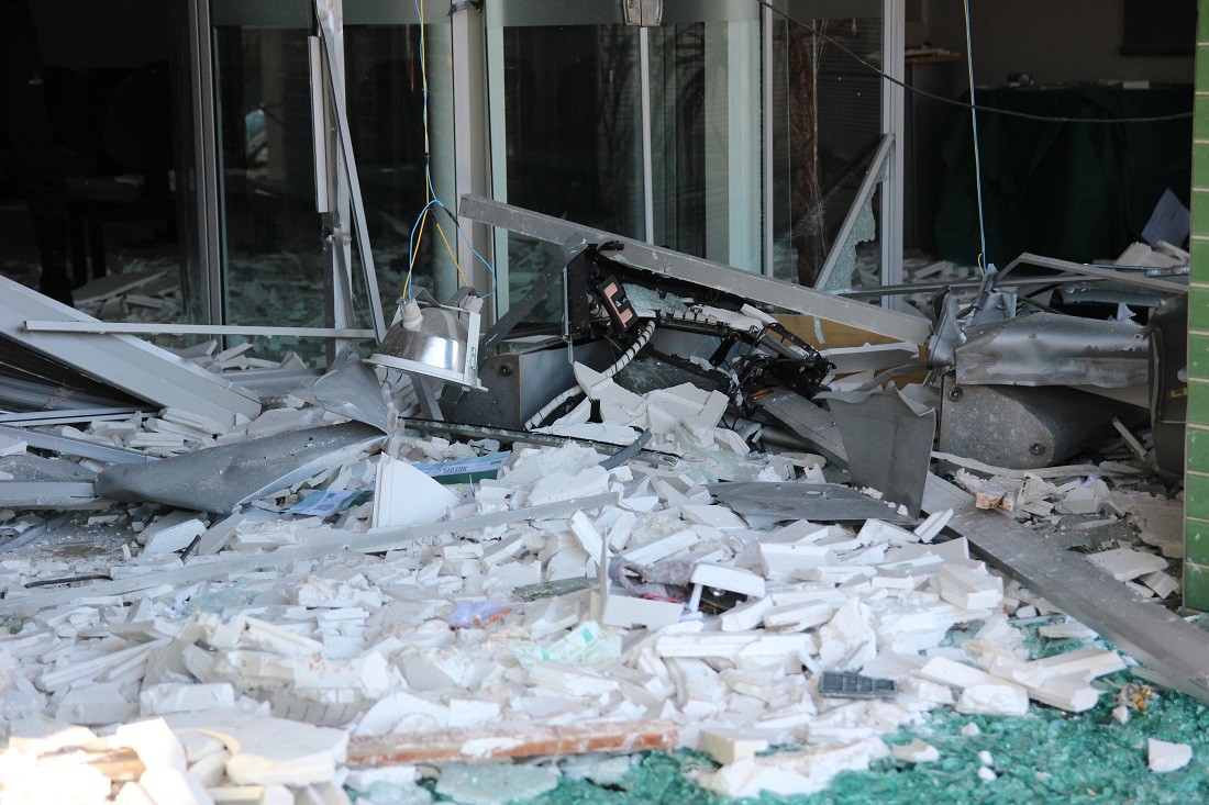 A explosão causou grandes danos ao local - Foto: Dirceu Lopes