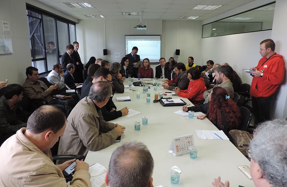 Reunião dos professores nesta terça-feira em Curitiba (Foto: APP-Sindicato)