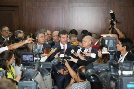 Richa transmite o cargo ao presidente da Assembleia Legislativa do Paraná - Foto; AEN