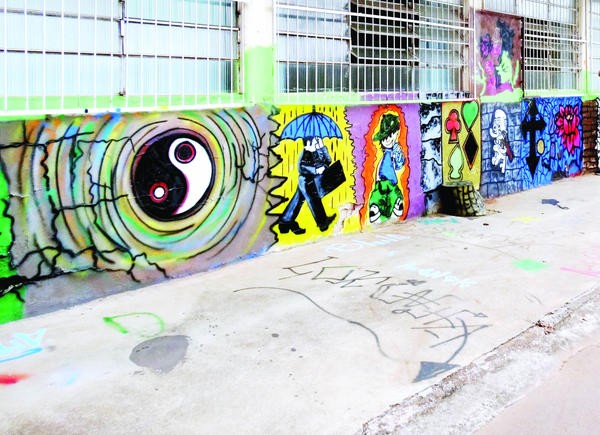 Parede do Creas em Arapongas foi decorada por adolescentes | Foto: Divulgação