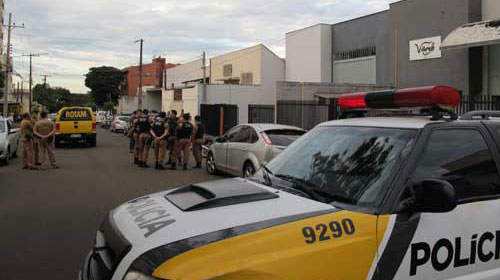 Ação de policiais militares em Londrina: combate ostensivo à criminalidade - Foto: tvnarua.com.br