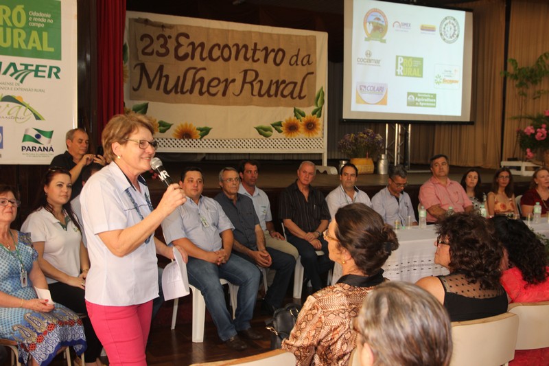Jandira Valmorbida durante a abertura do encontro na Acea. Foto: José Luiz Mendes