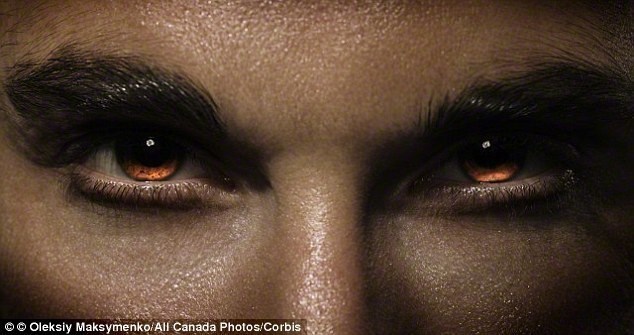 Humanos poderão evoluir para ter olhos vermelhos, daqui 1000 anos. Humanos poderão evoluir para ter olhos vermelhos, daqui 1000 anos