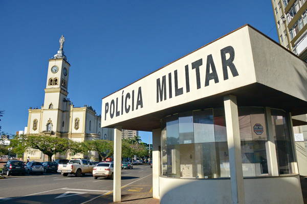 Polícia militar prendeu o suspeito na Praça Rui Barbosa. Foto: Sérgio Rodrigo