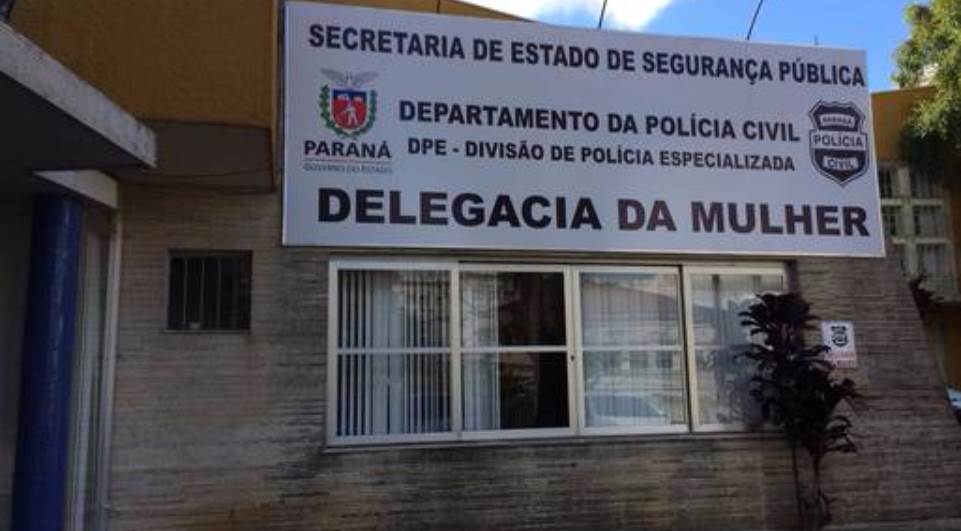 Delegado foi autuado na Delegacia da Mulher por ameaça e injúria contra ex-namorada - Foto: Divulgação