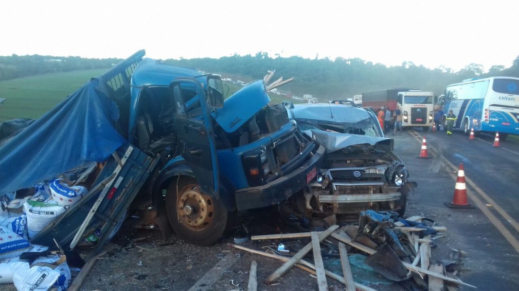 Acidente aconteceu na BR-277, no oeste do Paraná – Foto: PRF