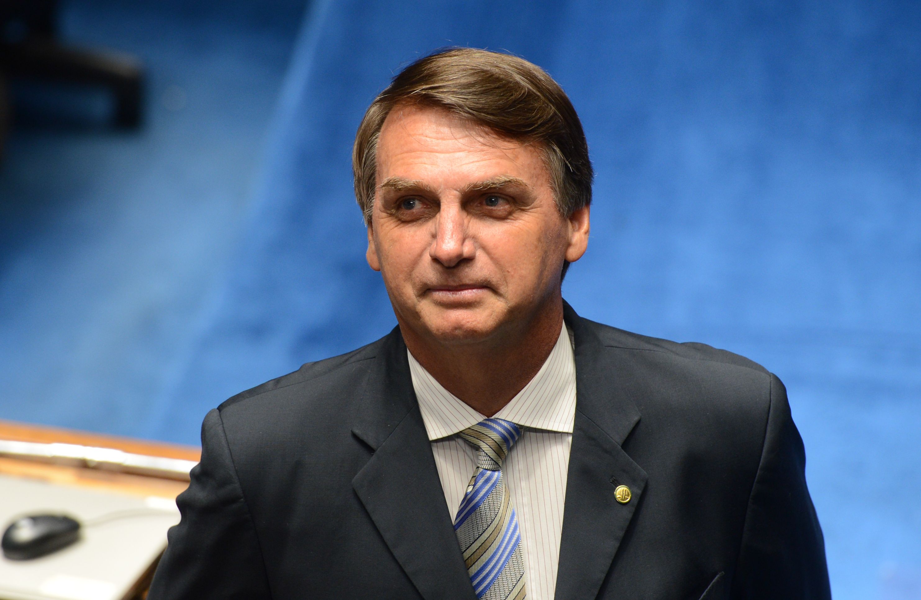 Bolsonaro segue internado, mas quadro clínico apresenta melhora progressiva