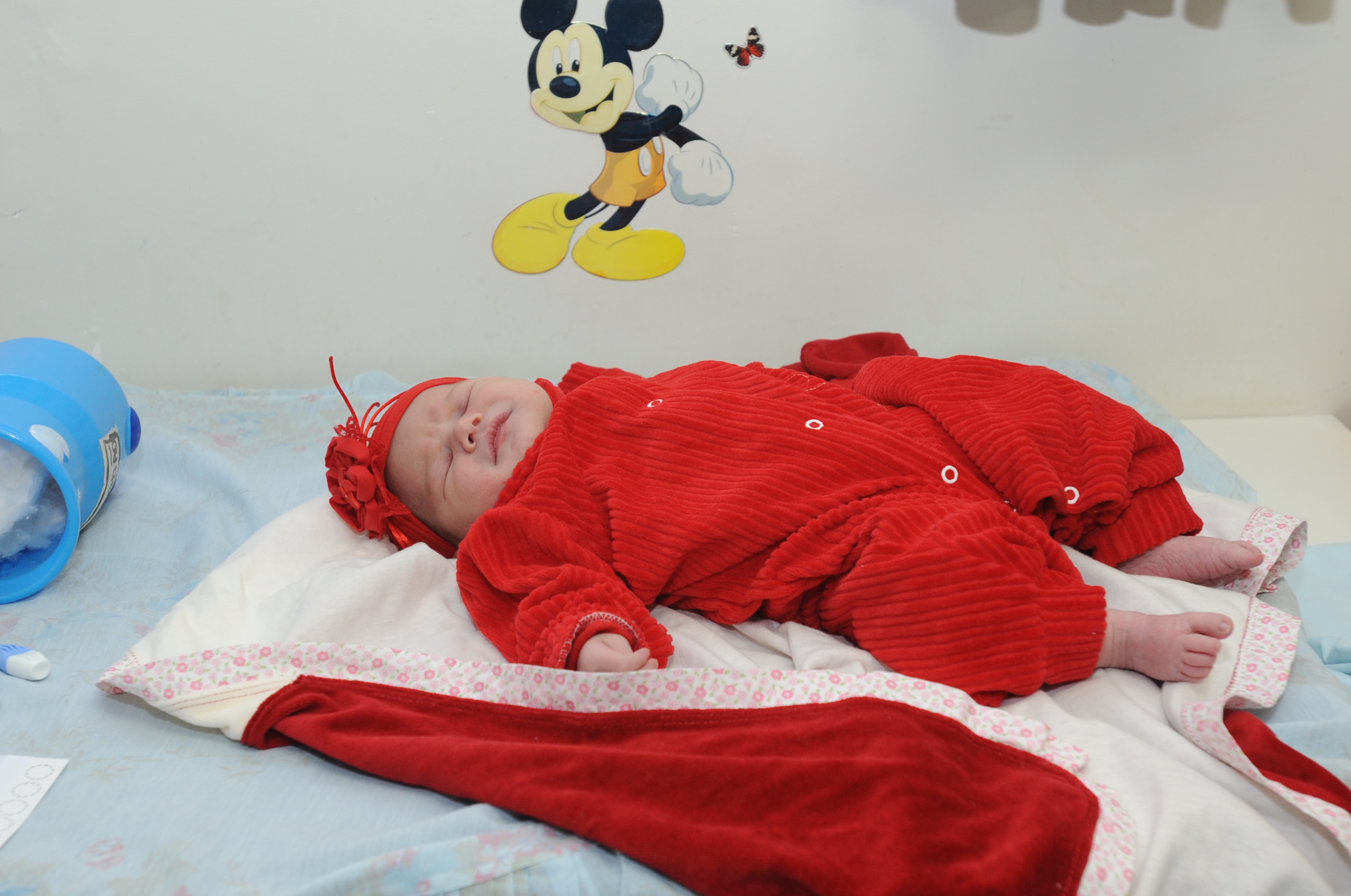O teste do pezinho deve ser feito nas primeiras 48 horas de vida do bebê. Foto: Divuilgação SESA