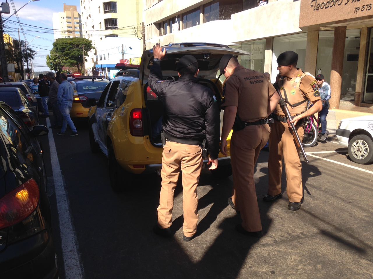 Polícia foi chamada e encaminhou o ladrão à delegacia. Foto: Maicon Sales