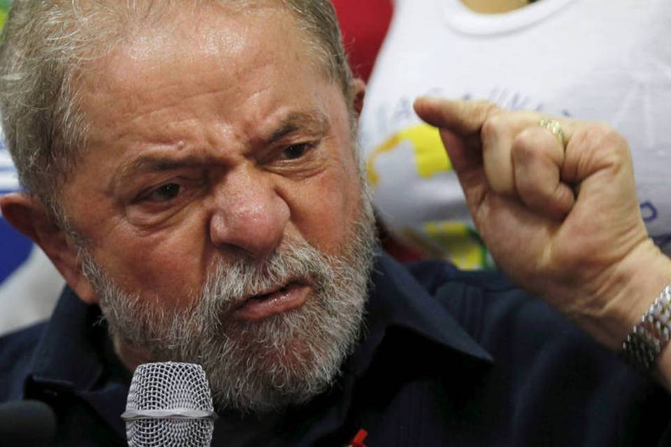 Lula acusa governo Temer de querer "destruir o País"