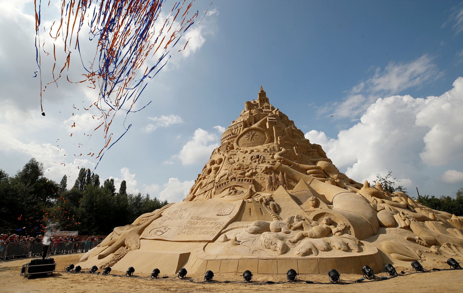 Alemanha bate recorde de maior castelo de areia (Foto: Wolfgang Rattay/Reuters)