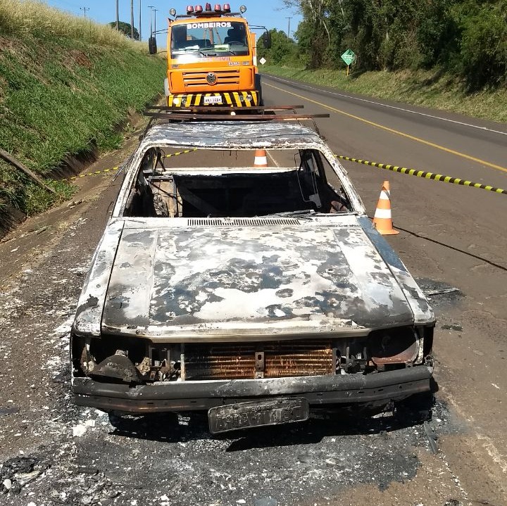 Corpo carbonizado é achado dentro de veículo no Vale do Ivaí - Foto: Blog do Berimbau