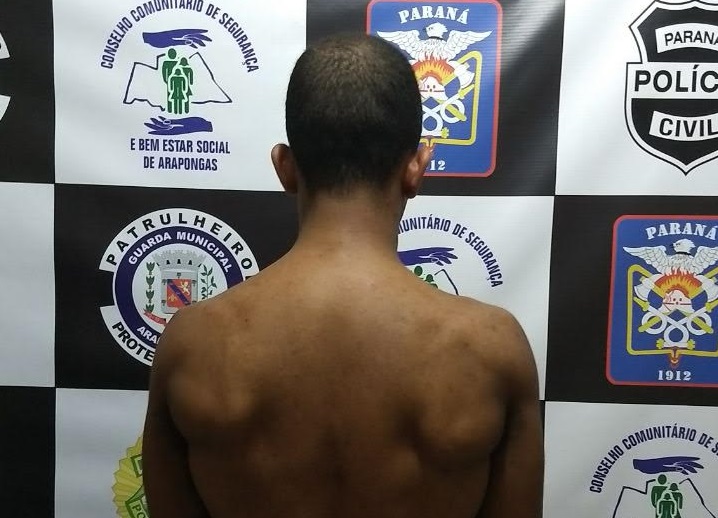 Rapaz é suspeito de cometer crimes em Arapongas e Londrina. (foto - divulgação/Polícia Civil)