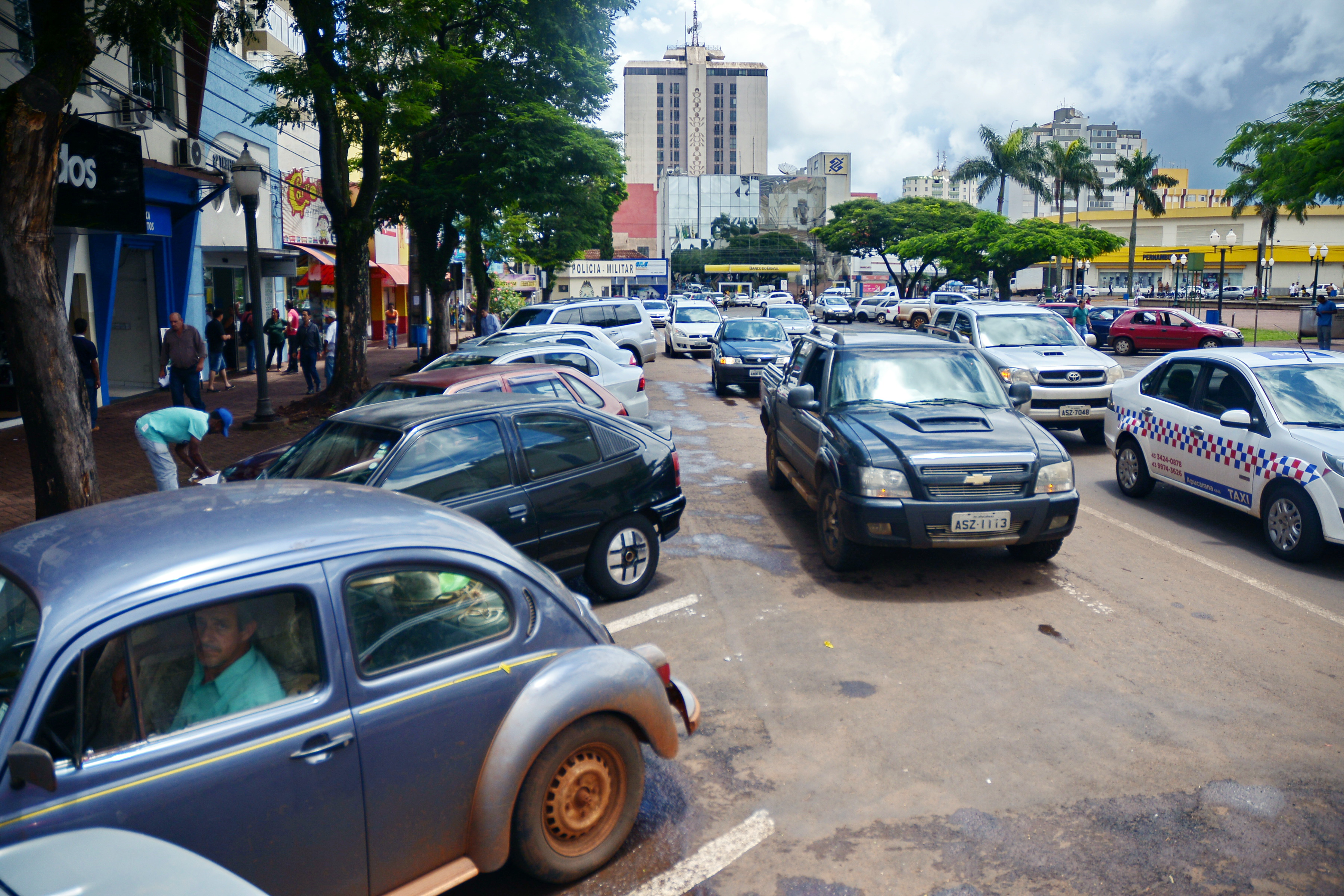 O número de veículos com mais de 10 anos de uso aumentou 22,5% em Apucarana e Arapongas. Foto: Sérgio Rodrigo