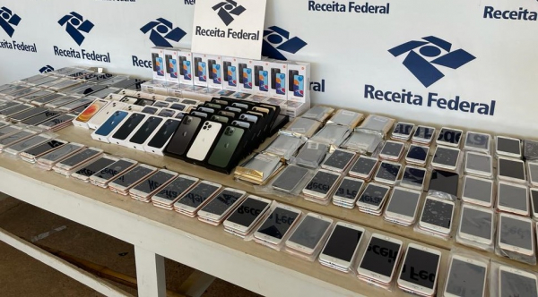 Receita Federal apreende mais de 300 smartphones no Paraná