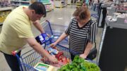 Inflação faz consumidor voltar a estocar alimentos; assista