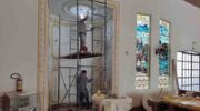 uncionários da Pietá de Londrina, realizavam os trabalhos de acabamento na capela dentro da igreja