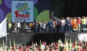 Lula discursa em ato no Dia do Trabalho
