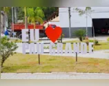 'Eu amo Pau Grande': letreiro em distrito de Garrincha viraliza