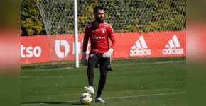  Jandrei, goleiro do São Paulo, no último treinamento antes da partida 