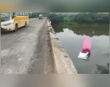 Carreta cai de ponte na BR-376 e fica submersa no Rio Tibagi