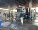 Cabine do caminhão ficou destruída