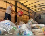 Apucarana manda três caminhões lotados de donativos para o RS