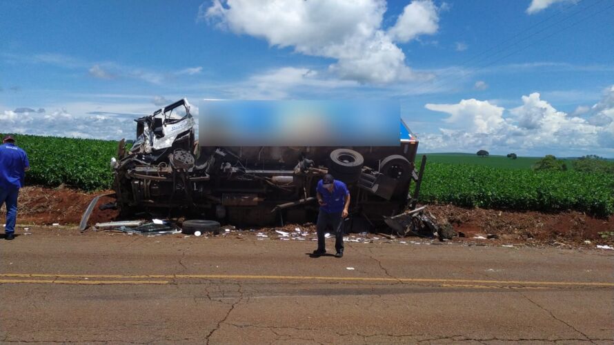  Caminhão com placas de Arapongas se envolveu no acidente fatal 