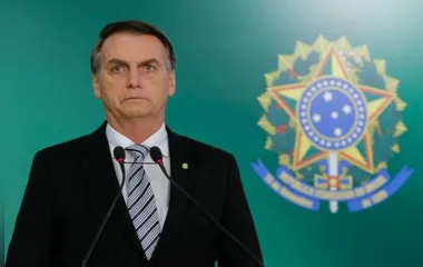 Celso de Mello tira sigilo de reunião em inquérito que investiga Bolsonaro
