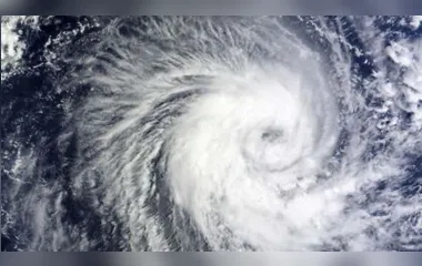 "Ciclone Bomba" atingirá o Paraná nesta terça-feira (30)