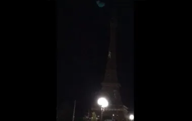 'Homem-Aranha' escala réplica da Torre Eiffel em Ivaiporã e vídeo viraliza