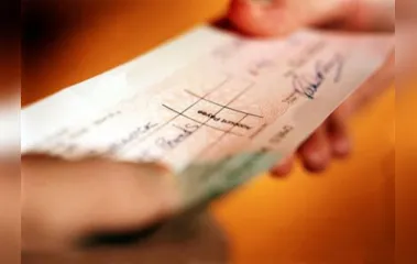 Jovem é detida após tentar depositar cheque de R$52 mil em Marilândia do Sul