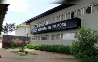 Prefeitura de Ivaiporã paga 1ª parcela do 13º salário aos funcionários