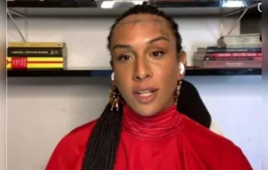 Linn da Quebrada diz que já segurou xixi por transfobia em banheiros públicos