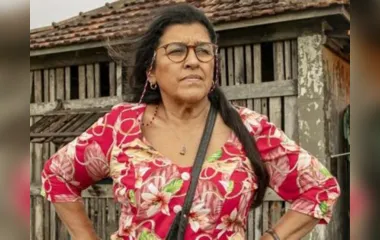 Regina Casé comemora retomada das gravações de 'Amor de Mãe'