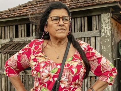 Regina Casé comemora retomada das gravações de 'Amor de Mãe'