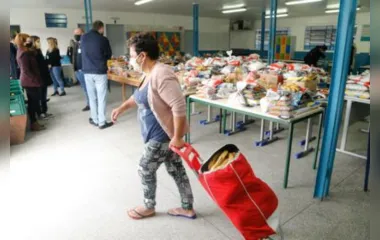 Governo entrega 30 toneladas de alimentos da merenda escolar