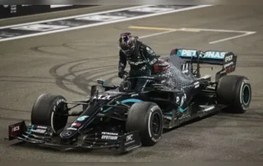 F1: sem confirmar Hamilton, Mercedes anuncia lançamento de novo carro