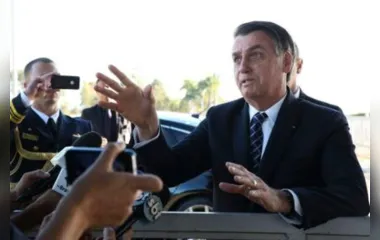 'Se eu pensar em reeleição eu não trabalho', diz Bolsonaro a apoiadores