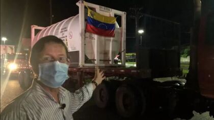 Venezuela envia 5 caminhões com 100 mil m³ de oxigênio para Manaus