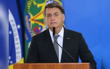 Bolsonaro volta a atacar prefeitos e vereadores