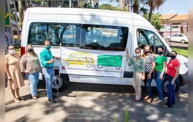 Prefeitura de Jardim Alegre adquire Van para rede de ensino